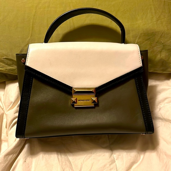 Micheal Kors olive green satchel - Picture 1 of 3